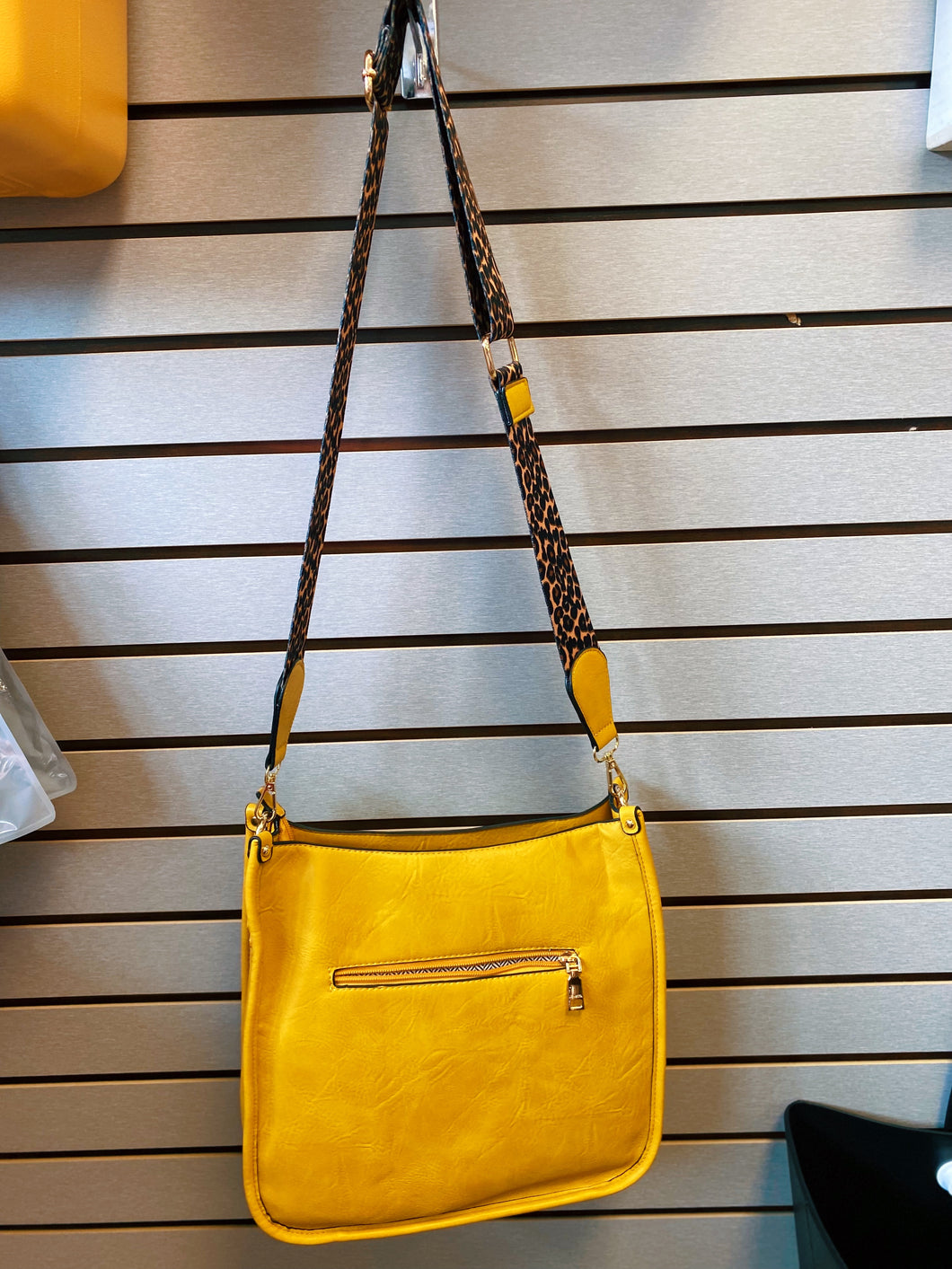 Jen & Co— Mustard Crossbody Bag W/ Leopard Print Strap