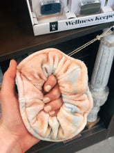 Load image into Gallery viewer, Kitsch Towel Scrunchies